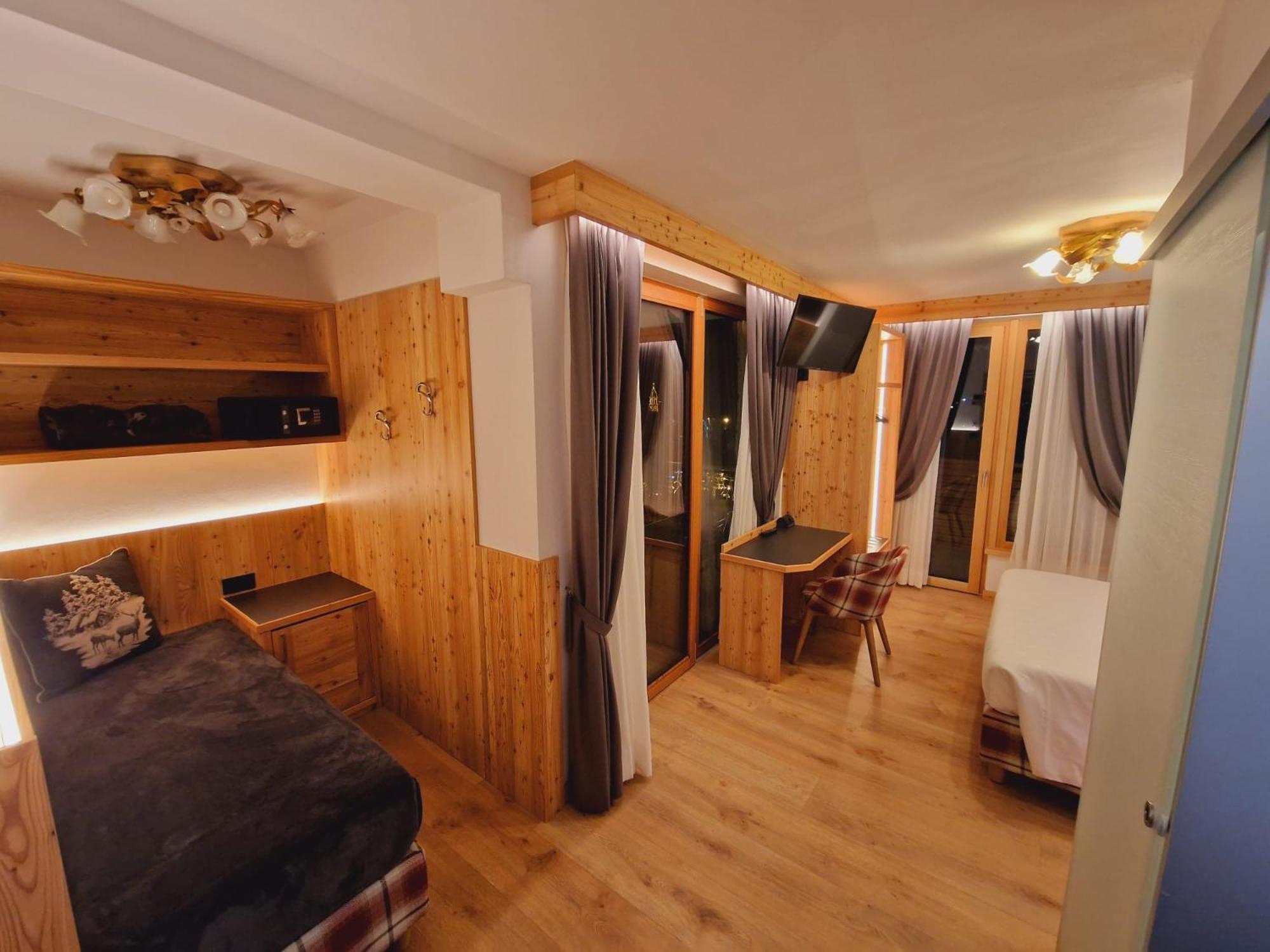 Hotel La Perla Andalo Ngoại thất bức ảnh