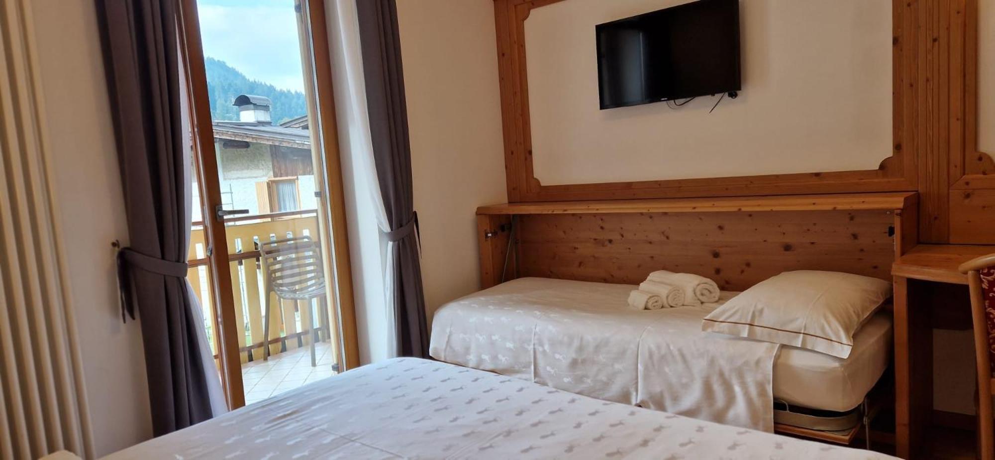 Hotel La Perla Andalo Ngoại thất bức ảnh