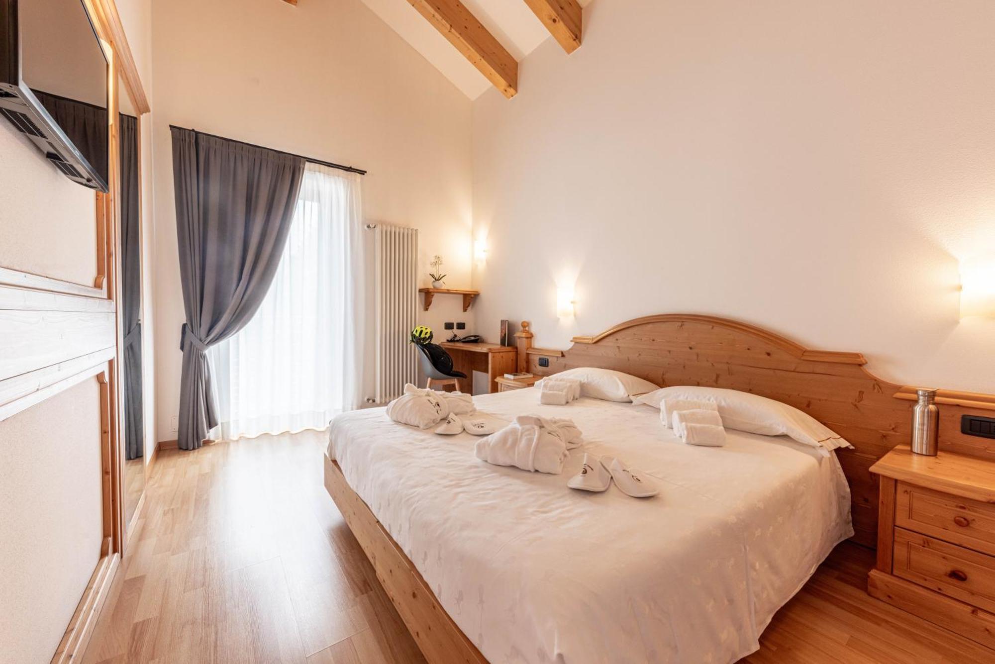 Hotel La Perla Andalo Ngoại thất bức ảnh